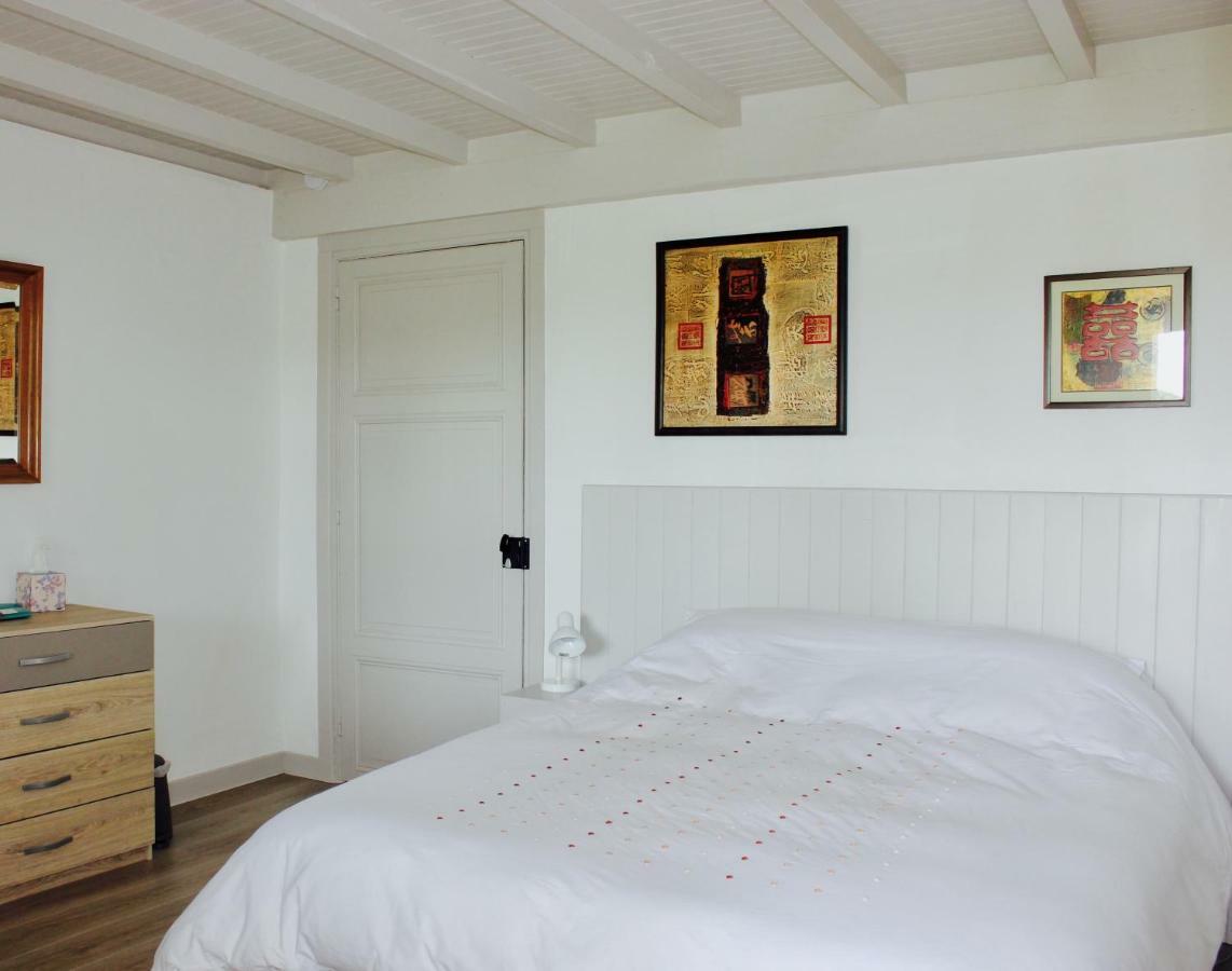 Castel Rouge Hotel Luzech Bagian luar foto